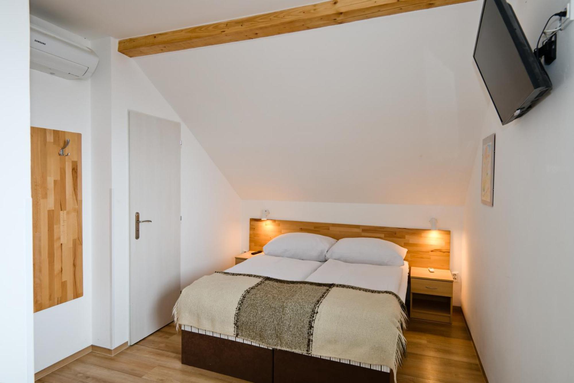Wellness Vila Bohemia Prag Exteriör bild
