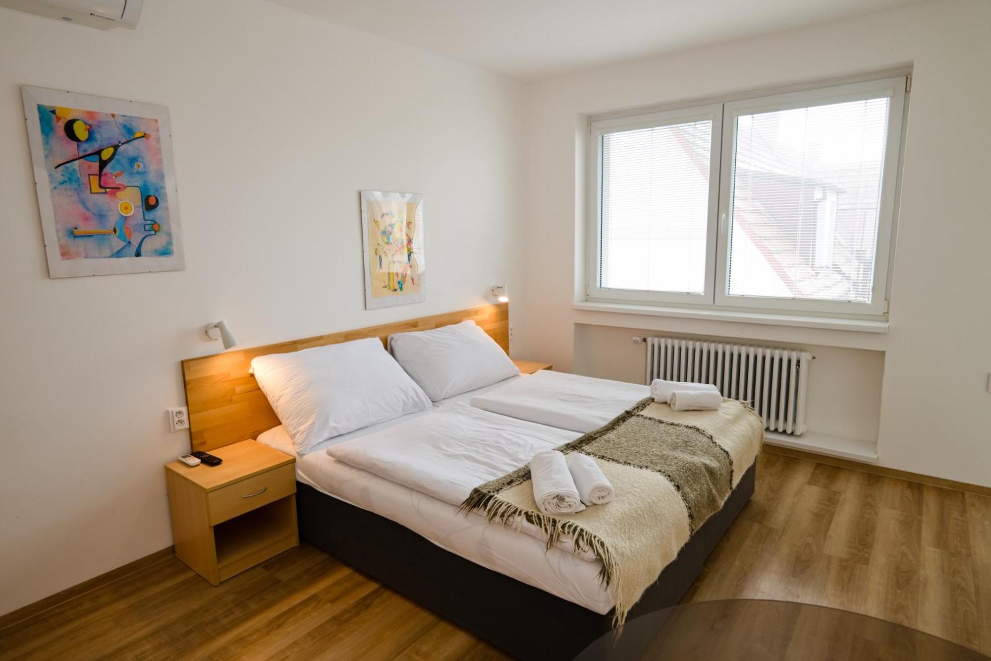 Wellness Vila Bohemia Prag Exteriör bild
