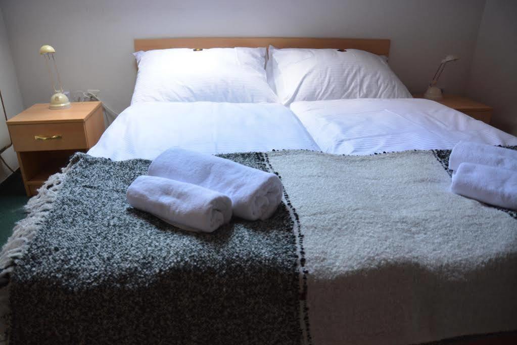 Wellness Vila Bohemia Prag Exteriör bild